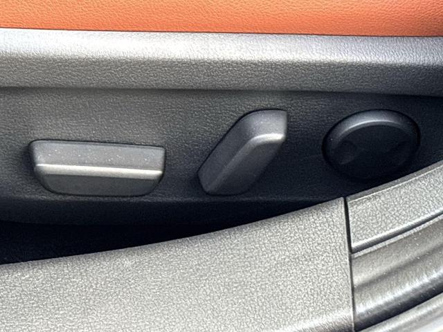 Photo of 2025 ZIRCON SAND MET Mazda Mazda3