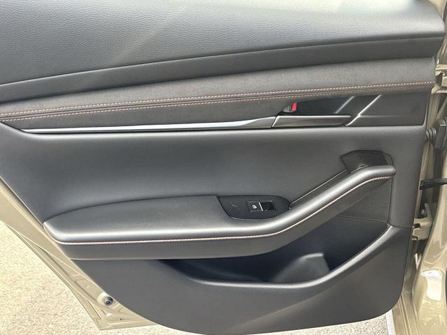 Photo of 2025 ZIRCON SAND MET Mazda Mazda3