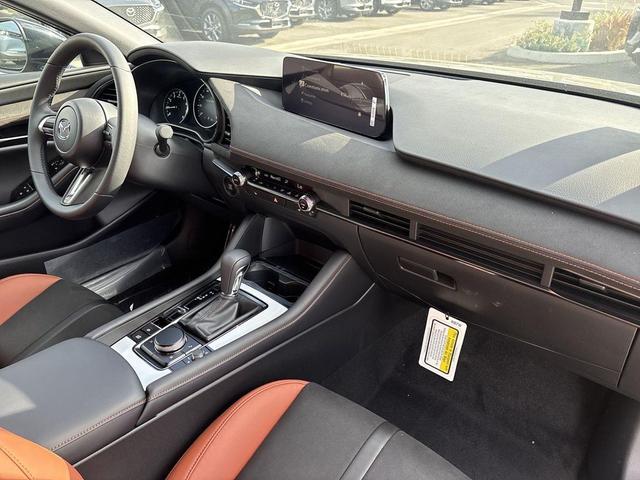 Photo of 2025 ZIRCON SAND MET Mazda Mazda3