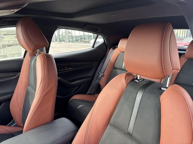 Photo of 2025 ZIRCON SAND MET Mazda Mazda3