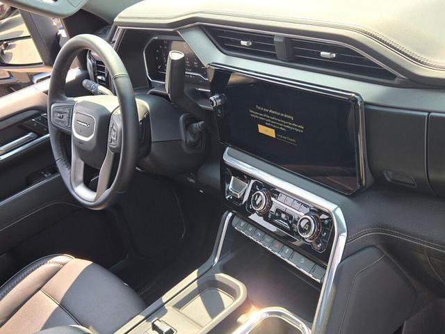 Photo of 2024 Onyx Black GMC Sierra 2500