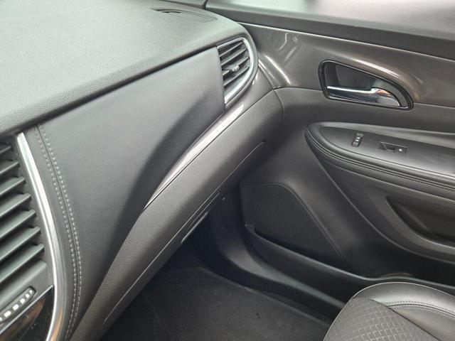 Photo of 2018 Winterberry Red Metallic Buick Encore