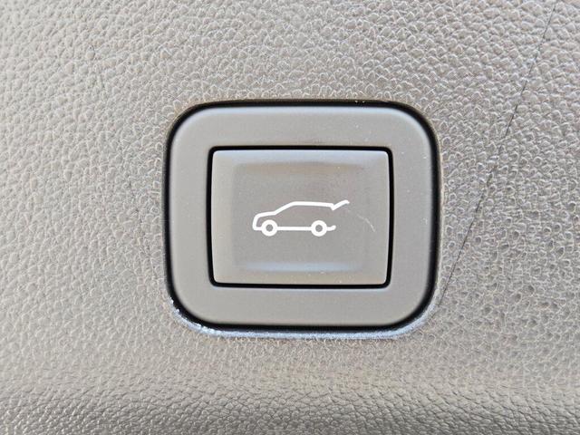 Photo of 2025 Downpour Metallic GMC Yukon XL