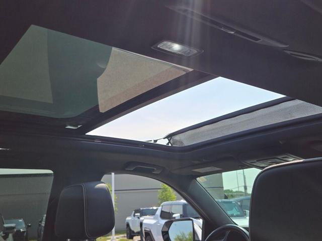 Photo of 2021 Iridescent Pearl Tricoat Chevrolet Tahoe