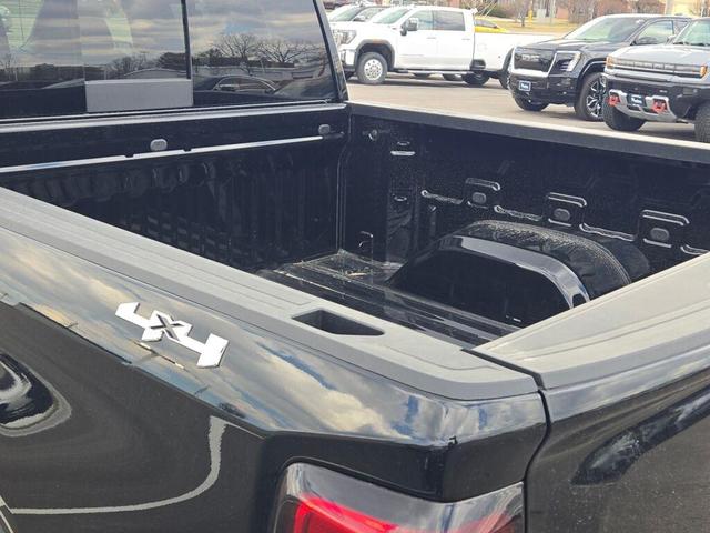 Photo of 2025 Onyx Black GMC Sierra 1500