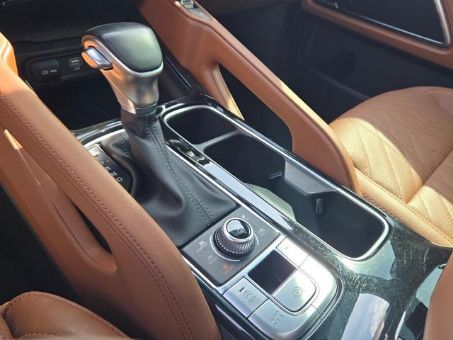 Photo of 2024 Glacial White Pearl Kia Telluride