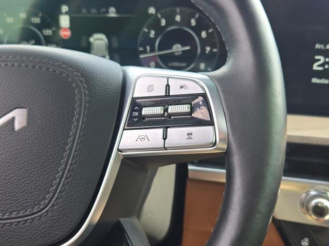 Photo of 2024 Glacial White Pearl Kia Telluride