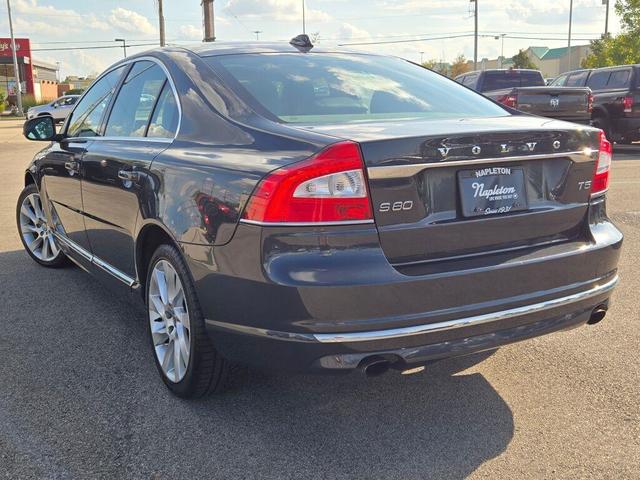 Photo of 2016 Savile Gray Metallic Volvo S80