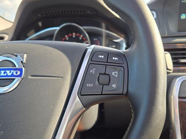 Photo of 2016 Savile Gray Metallic Volvo S80