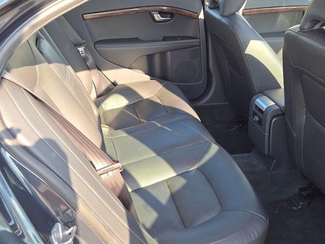 Photo of 2016 Savile Gray Metallic Volvo S80