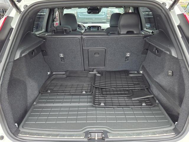 Photo of 2020 Ice White Volvo XC40