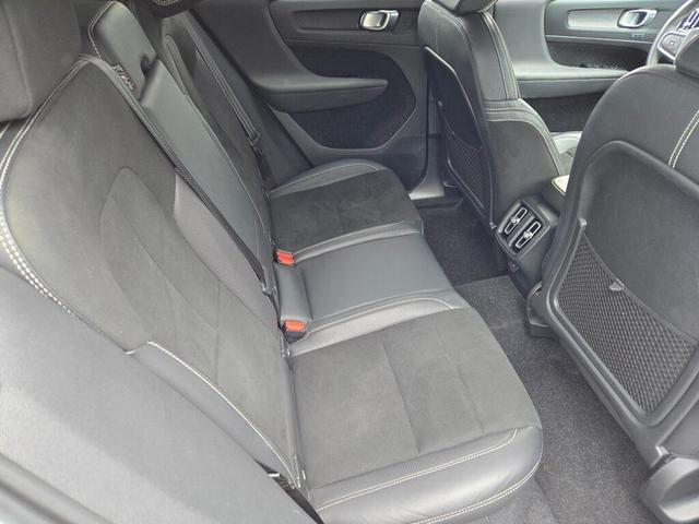 Photo of 2020 Ice White Volvo XC40