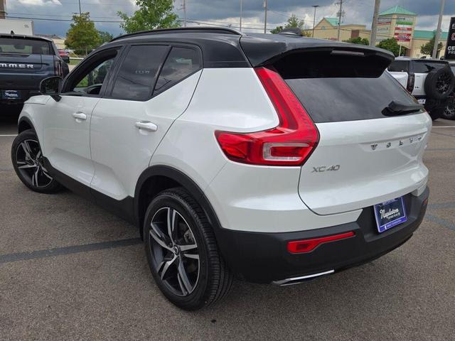 Photo of 2020 Ice White Volvo XC40