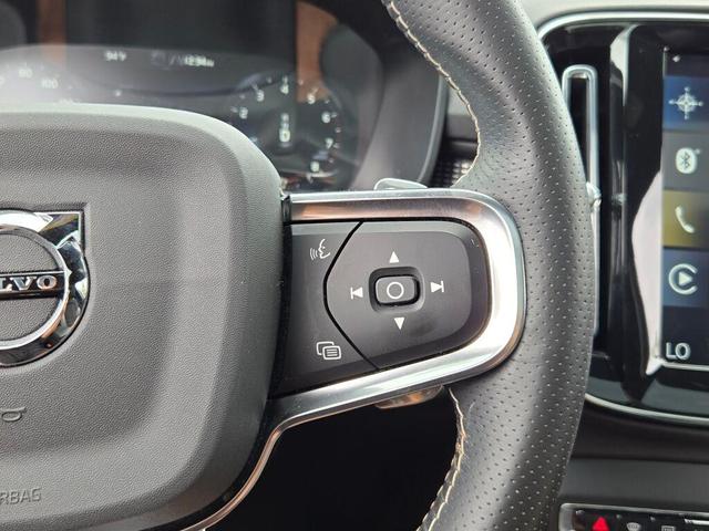 Photo of 2020 Ice White Volvo XC40