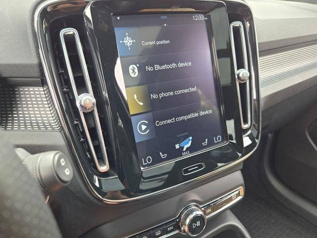 Photo of 2020 Ice White Volvo XC40