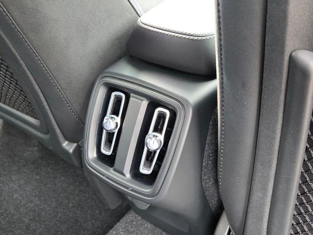 Photo of 2020 Ice White Volvo XC40
