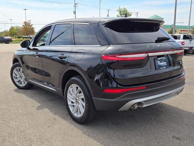 Photo of 2025 INFINITE BLACK MET CC Lincoln Corsair