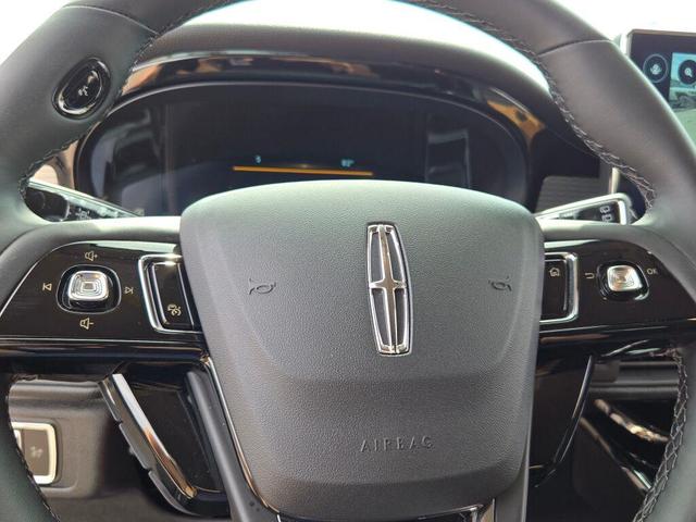 Photo of 2025 INFINITE BLACK MET CC Lincoln Corsair
