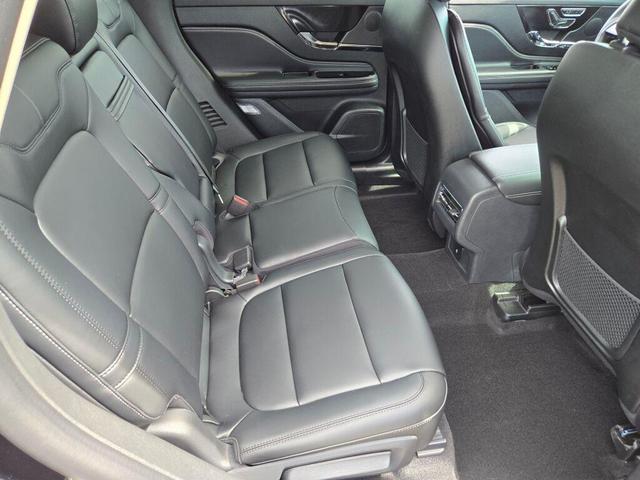 Photo of 2025 INFINITE BLACK MET CC Lincoln Corsair