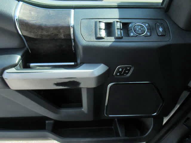 Photo of 2022 Oxford White Ford F-350