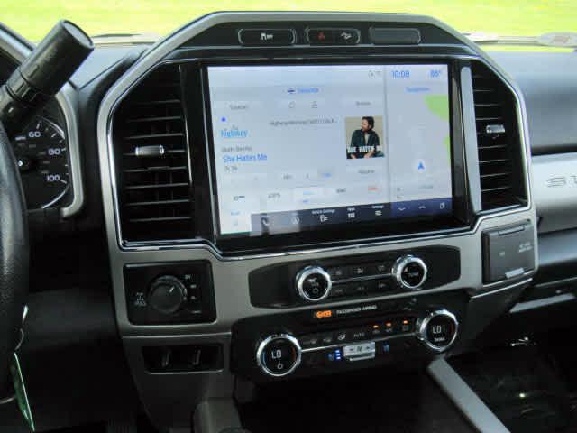 Photo of 2022 Oxford White Ford F-350