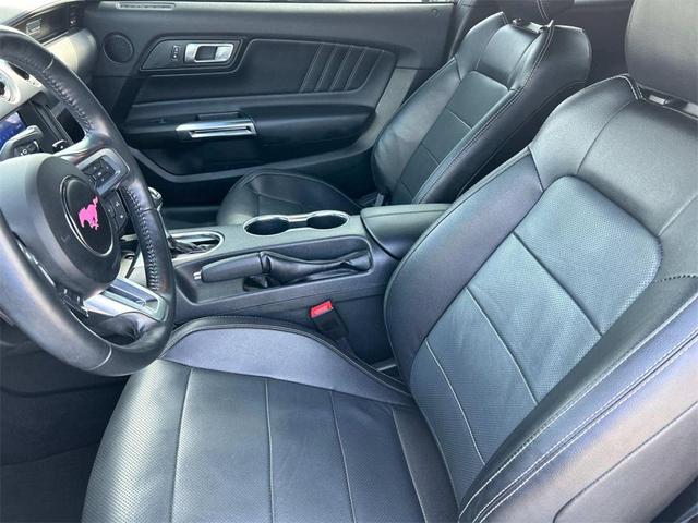 Photo of 2023 Oxford White Ford Mustang