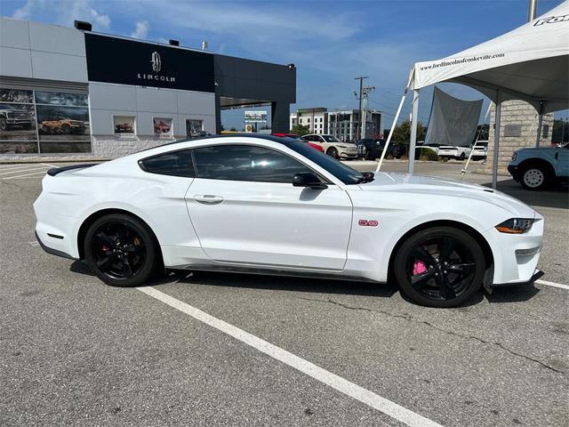 Photo of 2023 Oxford White Ford Mustang