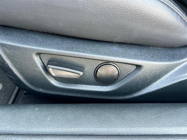 Photo of 2023 Oxford White Ford Mustang