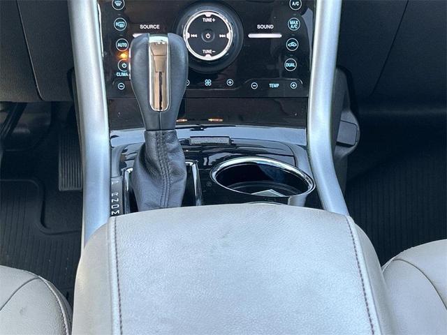 Photo of 2012 White Platinum Clearcoat Metallic Ford Edge