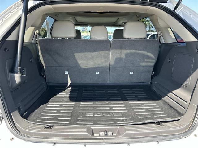 Photo of 2012 White Platinum Clearcoat Metallic Ford Edge