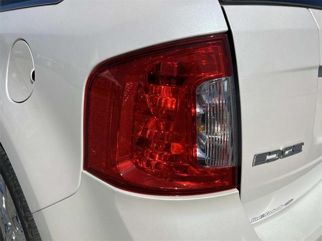 Photo of 2012 White Platinum Clearcoat Metallic Ford Edge