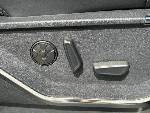 Photo of 2024 Star White Metallic Tri-Coat Ford F-350