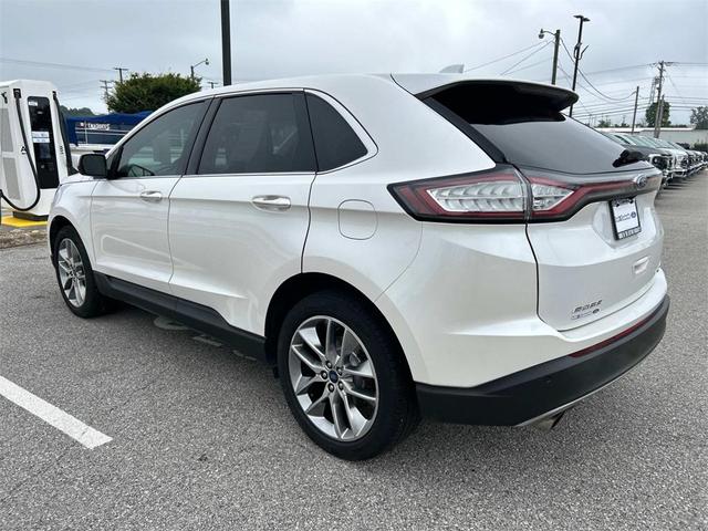 Photo of 2015 White Platinum Ford Edge