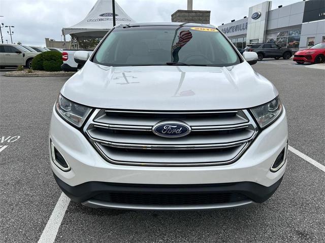 Photo of 2015 White Platinum Ford Edge