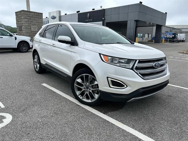 Photo of 2015 White Platinum Ford Edge