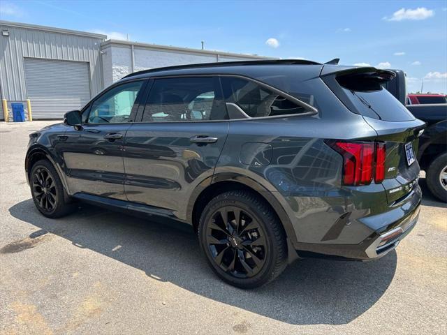 Photo of 2022 Gravity Grey Kia Sorento