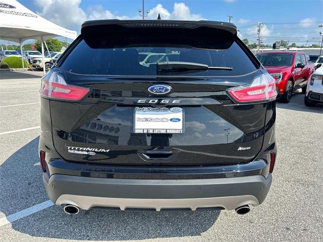 Photo of 2024 Black Metallic Ford Edge