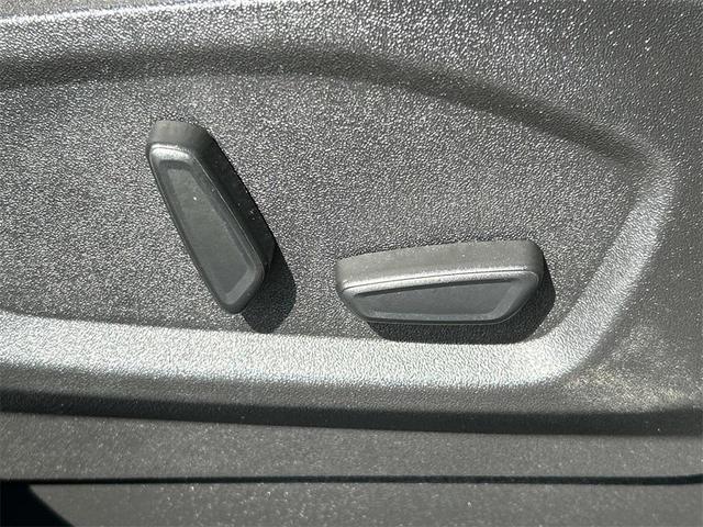 Photo of 2024 Black Metallic Ford Edge
