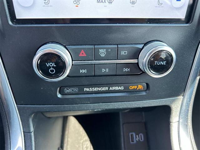 Photo of 2024 Black Metallic Ford Edge