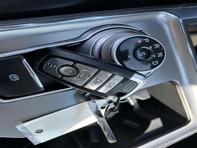 Photo of 2024 Black Metallic Ford Edge