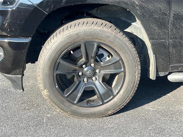Photo of 2020 Diamond Black Crystal Pearlcoat RAM 1500