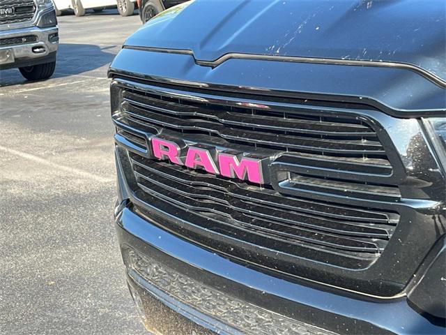 Photo of 2020 Diamond Black Crystal Pearlcoat RAM 1500