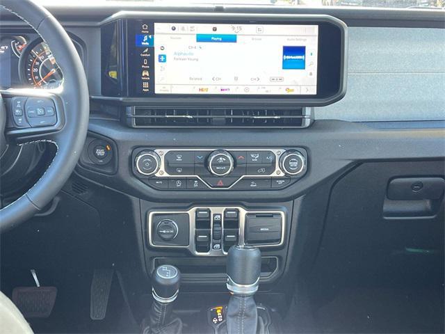 Photo of 2025 Hydro Blue Pearlcoat Jeep Wrangler