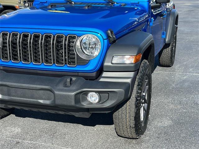 Photo of 2025 Hydro Blue Pearlcoat Jeep Wrangler