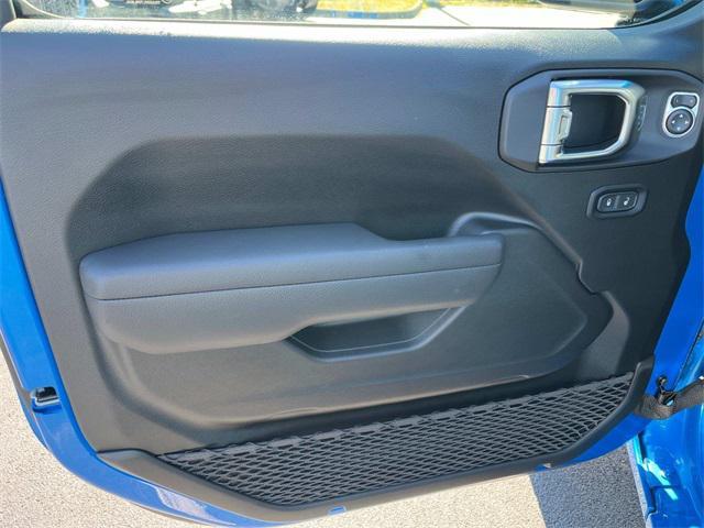Photo of 2025 Hydro Blue Pearlcoat Jeep Wrangler