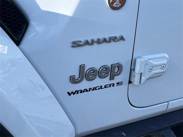 Photo of 2023 Bright White Clearcoat Jeep Wrangler