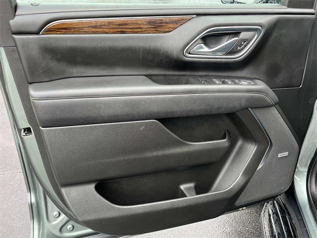 Photo of 2023 Silver Sage Metallic Chevrolet Suburban