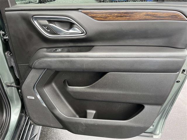 Photo of 2023 Silver Sage Metallic Chevrolet Suburban