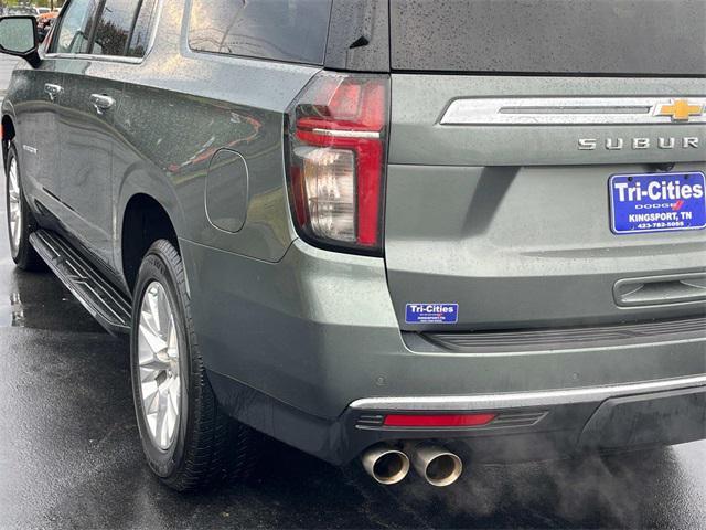 Photo of 2023 Silver Sage Metallic Chevrolet Suburban