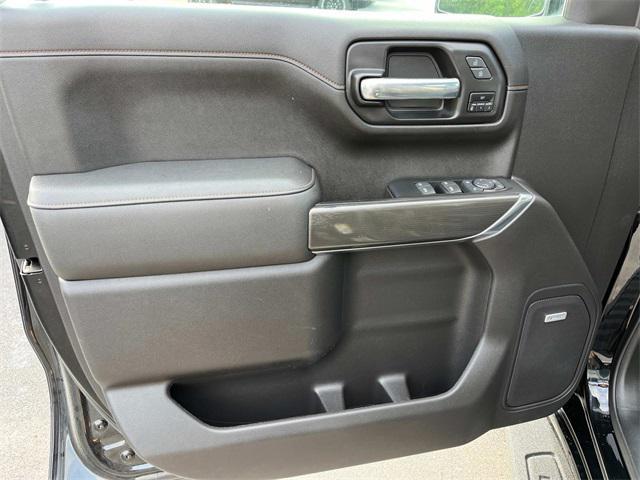Photo of 2022 Onyx Black GMC Sierra 1500